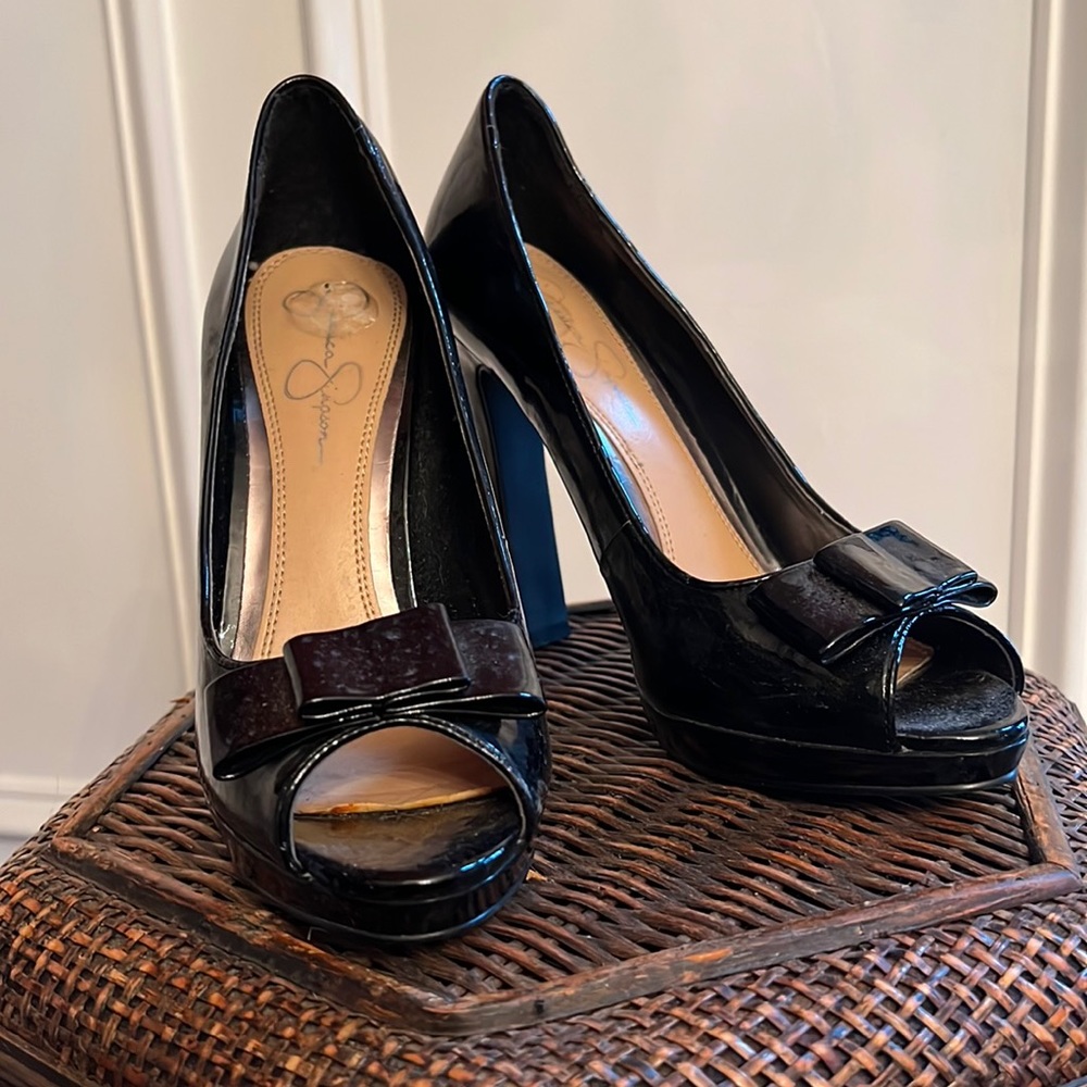 Jessica Simpson peephole pumps size 7 1/2